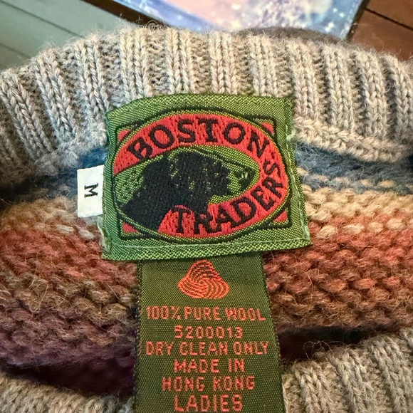Vintage Boston Traders 100% Wool Ladies Pullover Sweater Size Medium - Picture 2 of 2